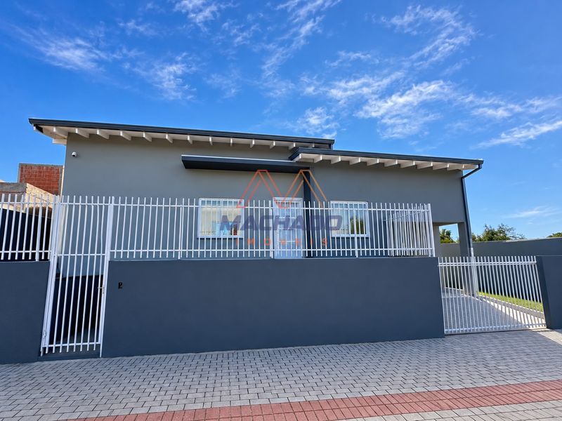 Casa à venda com 3 dormitórios, 1 banheiro, 1 vaga de garagem e 97m² de área privativa no bairro Desbravador