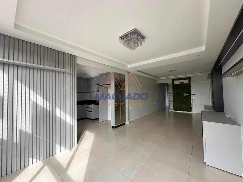 Apartamento à venda com 3 dormitórios, 1 banheiro, 2 vagas de garagens e 100m² de área privativa no bairro Efapi