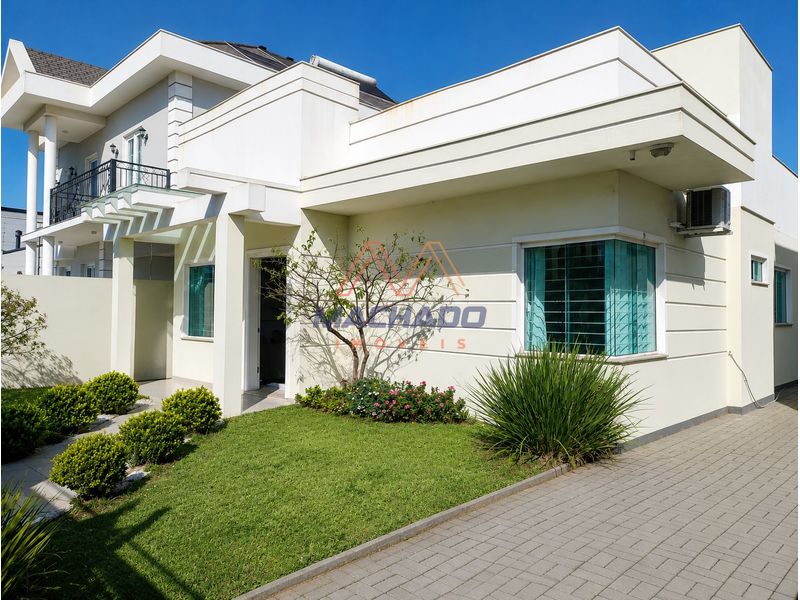 Casa à venda com 2 dormitórios, 1 banheiro, 2 vagas de garagens e 132m² de área privativa no bairro Paraíso