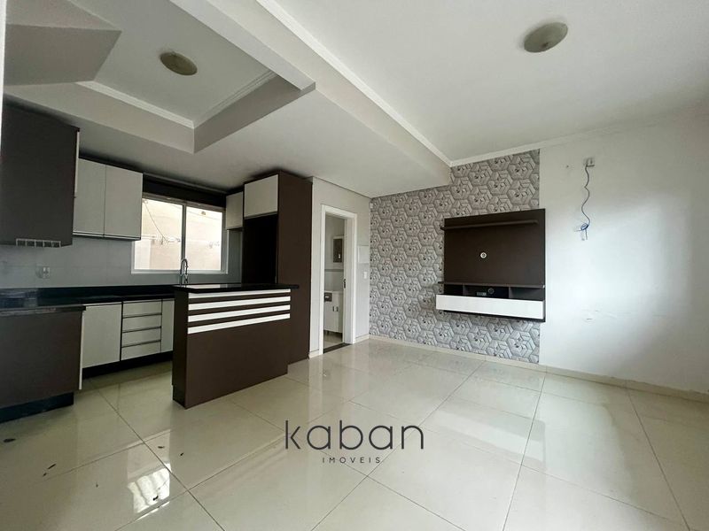Casa à venda com 3 dormitórios, 2 banheiros e 2 vagas de garagens no bairro Esplanada