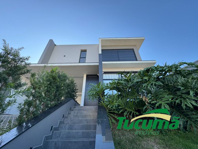 Casa à venda com 4 dormitórios, 2 vagas de garagens e 360m² de área privativa no bairro Jardim Europa
