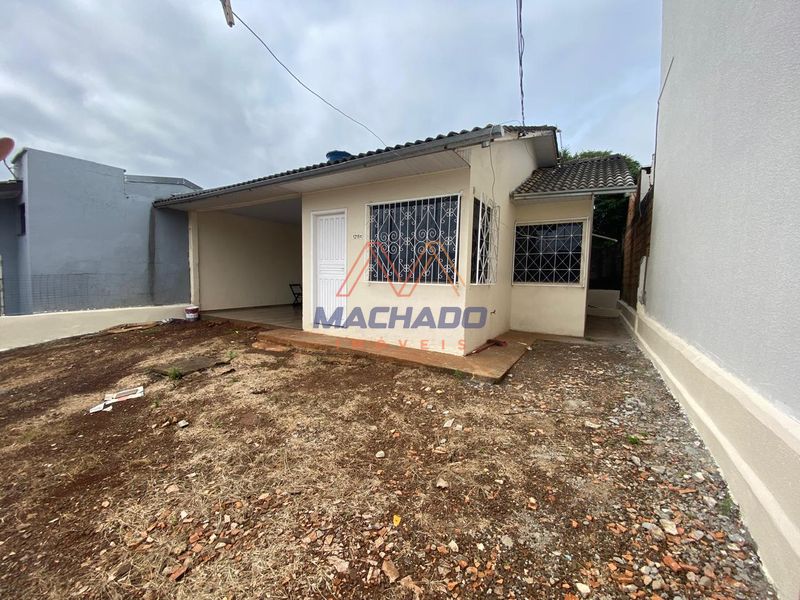 Casa à venda com 2 dormitórios, 1 banheiro, 1 vaga de garagem e 84m² de área privativa no bairro Efapi
