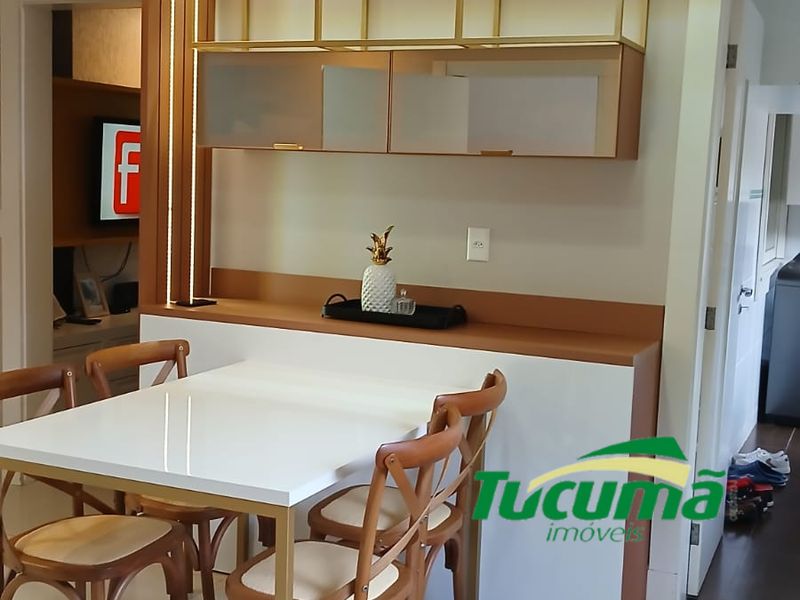 Casa à venda com 4 dormitórios, 2 banheiros e 4 vagas de garagens no bairro Santo Antônio