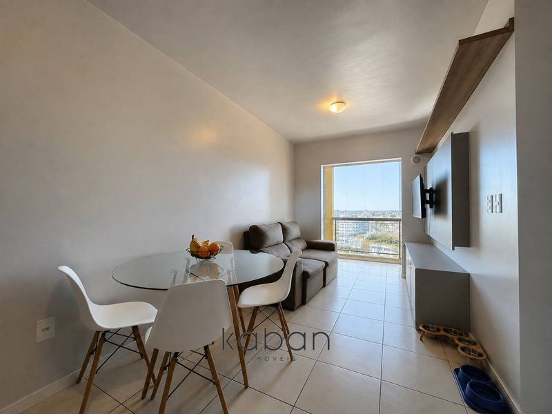 Apartamento à venda com 2 dormitórios, 1 banheiro, 1 vaga de garagem e 47m² de área privativa no bairro Santa Maria