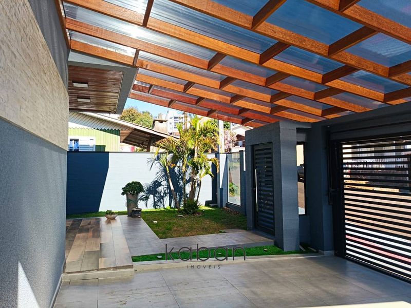 Casa à venda com 3 dormitórios, 1 banheiro, 2 vagas de garagens e 107m² de área privativa no bairro Pinheirinho