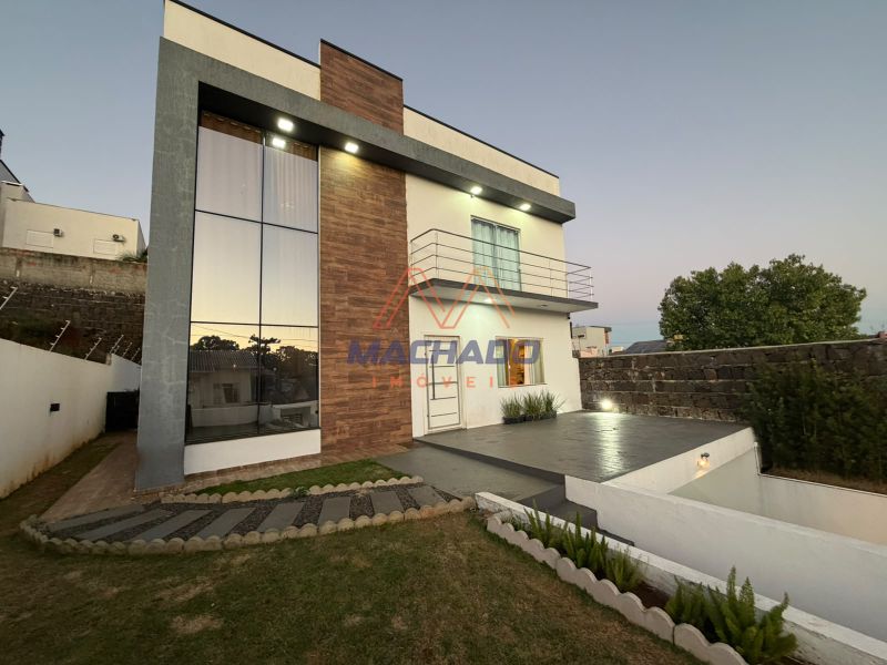 Casa à venda com 3 dormitórios, 2 banheiros, 5 vagas de garagens e 248m² de área privativa no bairro Paraíso