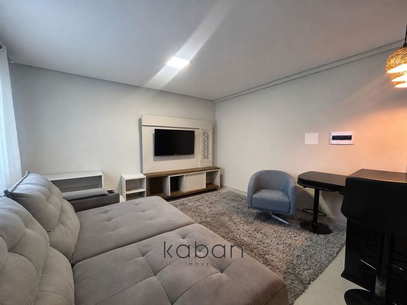 Casa à venda com 3 dormitórios, 1 banheiro, 1 vaga de garagem e 115m² de área privativa no bairro Santos Dumont