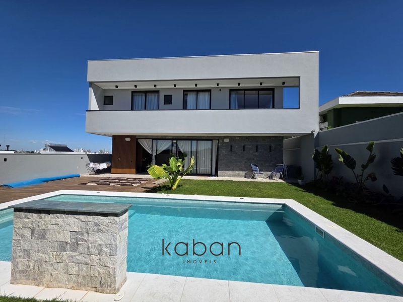 Casa à venda com 4 dormitórios, 1 banheiro, 2 vagas de garagens e 377m² de área privativa no bairro Jardim Europa