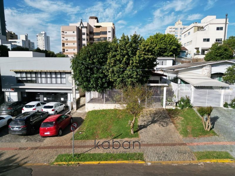 Casa à venda com 3 dormitórios, 1 banheiro e 127m² de área privativa no bairro Presidente Médici