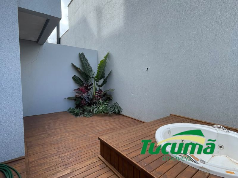 Casa à venda com 3 dormitórios, 2 banheiros, 3 vagas de garagens e 200m² de área privativa no bairro Presidente Médici