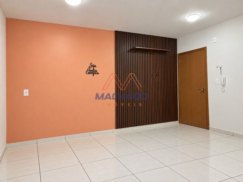 Apartamento à venda com 2 dormitórios, 1 banheiro, 1 vaga de garagem e 44m² de área privativa no bairro Efapi