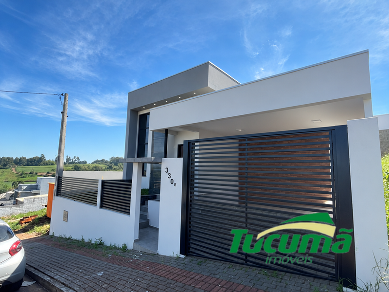 Casa à venda com 3 dormitórios, 2 banheiros, 2 vagas de garagens e 240m² de área privativa no bairro Desbravador