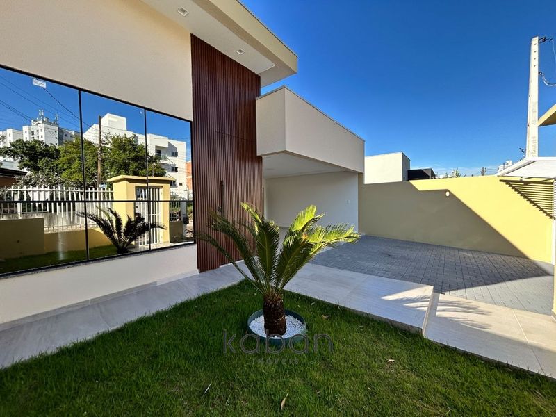 Casa à venda com 3 dormitórios, 1 banheiro, 2 vagas de garagens e 140m² de área privativa no bairro Palmital