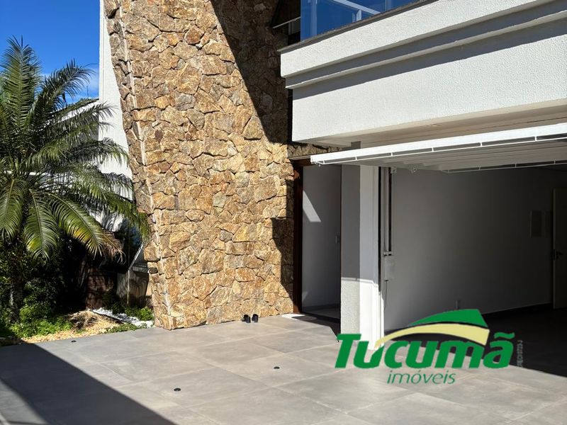 Casa à venda com 3 dormitórios, 1 banheiro e 366m² de área privativa no bairro Passo dos Fortes