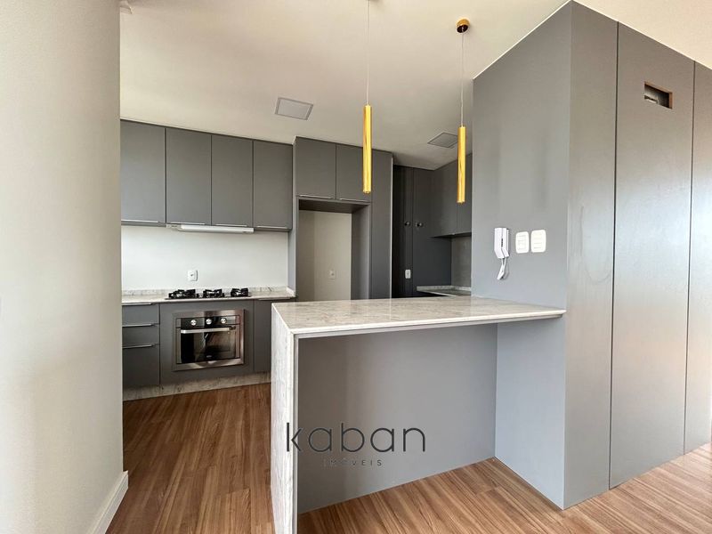 Apartamento à venda com 3 dormitórios, 1 banheiro, 2 vagas de garagens e 90m² de área privativa no bairro Presidente Médici