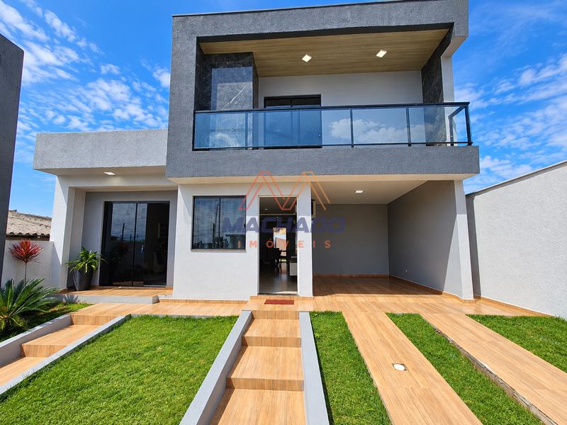 Casa à venda com 3 dormitórios, 2 banheiros, 2 vagas de garagens e 131m² de área privativa no bairro Santo Antônio