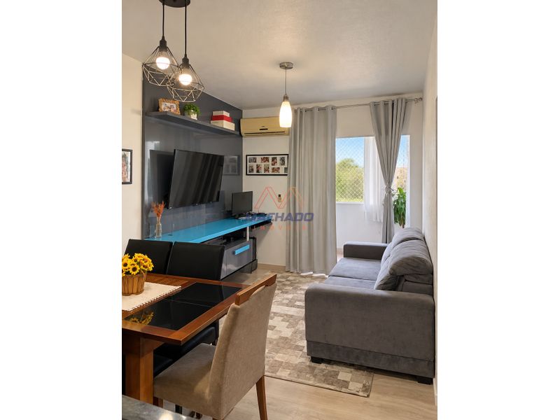 Apartamento à venda com 2 dormitórios, 1 banheiro, 1 vaga de garagem e 55m² de área privativa no bairro Santo Antônio