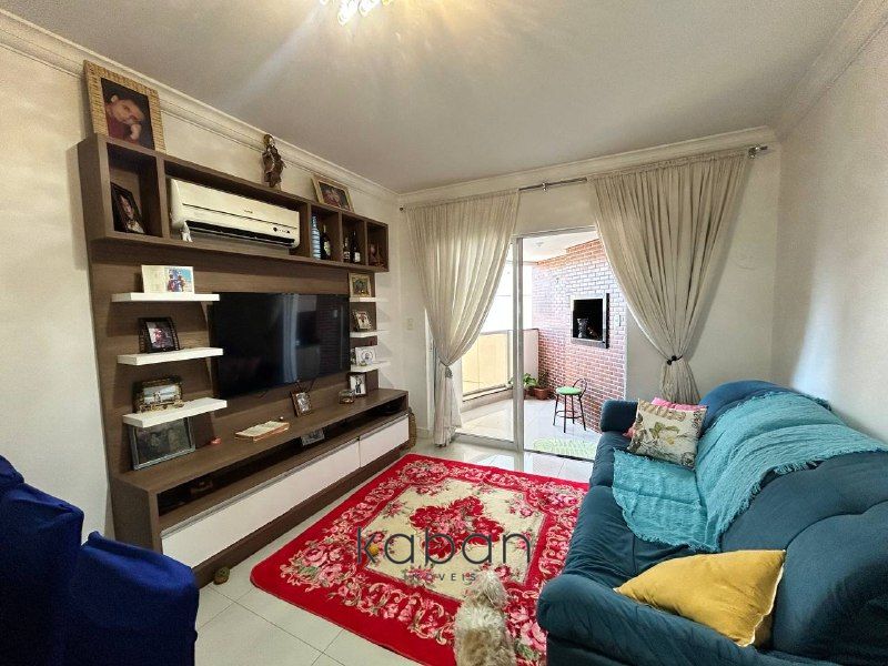 Apartamento à venda com 2 dormitórios, 1 banheiro, 1 vaga de garagem e 75m² de área privativa no bairro Centro