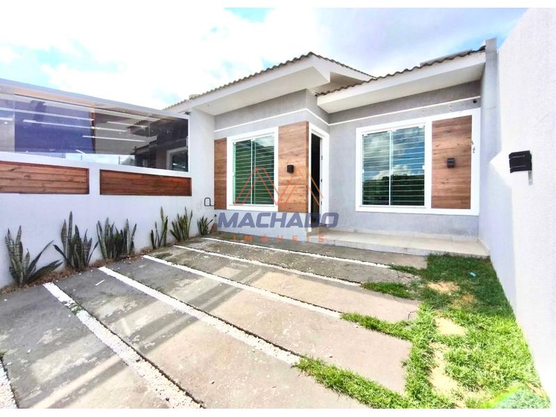 Casa à venda com 2 dormitórios, 1 banheiro, 2 vagas de garagens e 57m² de área privativa no bairro Desbravador