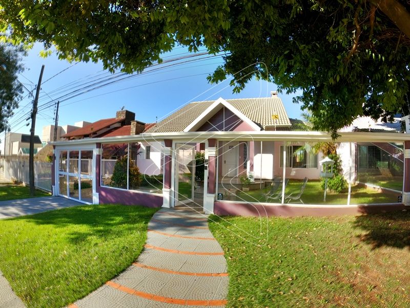 Casa à venda com 8 dormitórios, 6 banheiros, 2 vagas de garagens e 579m² de área privativa no bairro Maria Goretti