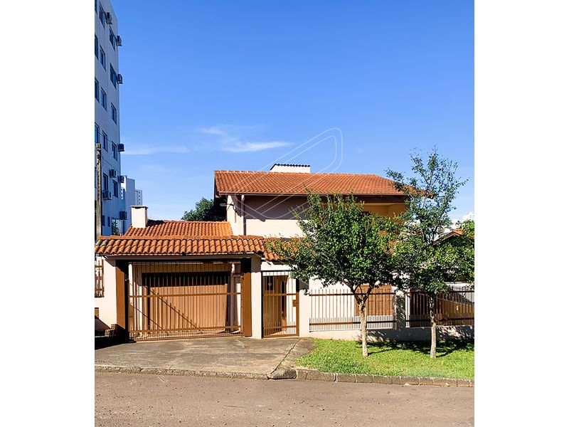 Casa à venda com 4 dormitórios, 3 banheiros, 3 vagas de garagens e 164m² de área privativa no bairro Jardim Itália