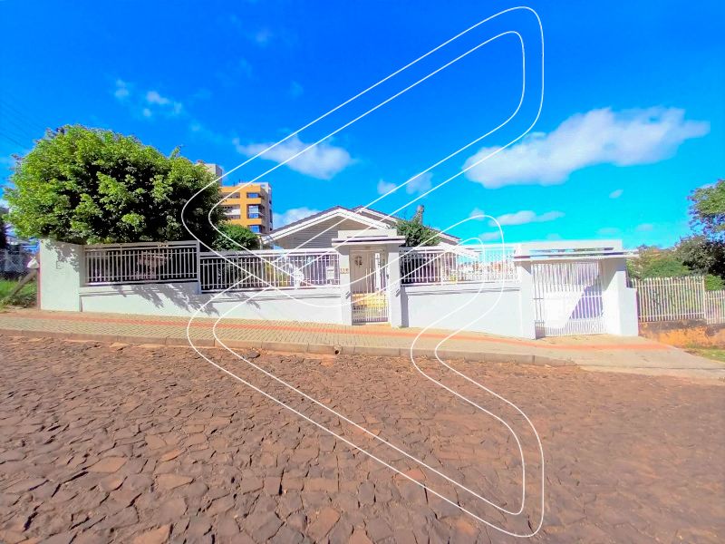 Casa à venda com 5 dormitórios, 3 banheiros, 2 vagas de garagens e 343m² de área privativa no bairro Universitário