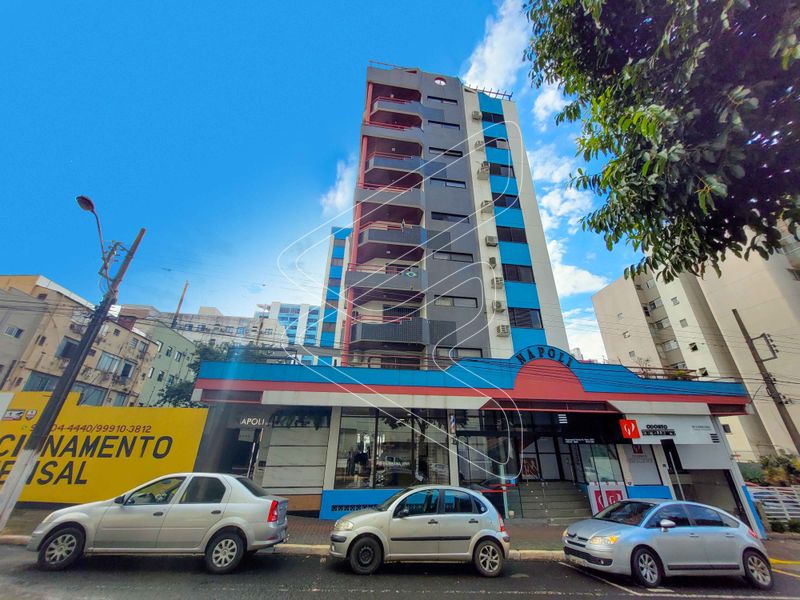 Apartamento à venda com 4 dormitórios, 4 banheiros, 2 vagas de garagens e 254m² de área privativa no bairro Centro
