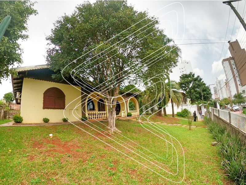 Casa à venda com 4 dormitórios, 3 banheiros, 2 vagas de garagens e 256m² de área privativa no bairro Presidente Médici
