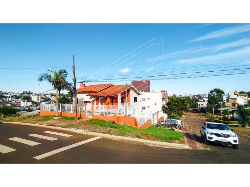 Casa à venda com 4 dormitórios, 4 banheiros, 4 vagas de garagens e 215m² de área privativa no bairro Esplanada