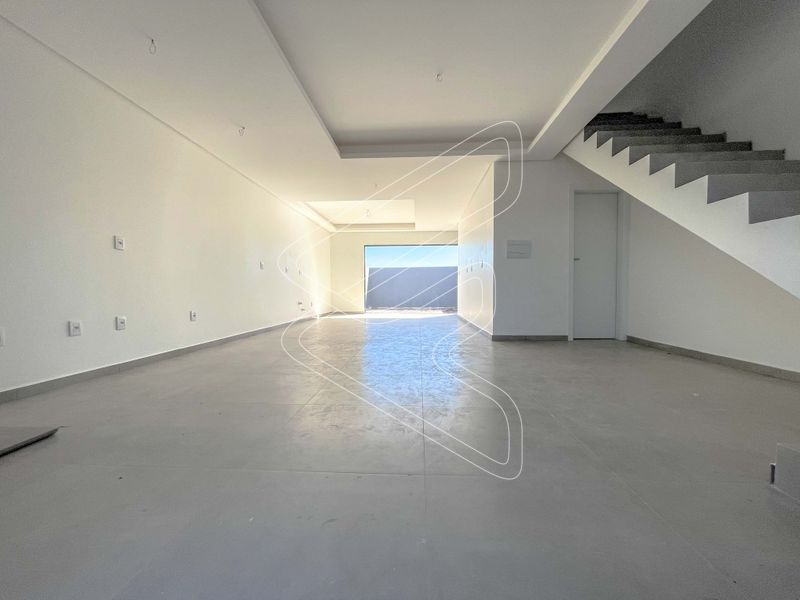 Casa à venda com 3 dormitórios, 2 banheiros, 1 vaga de garagem e 131m² de área privativa no bairro Engenho Braun