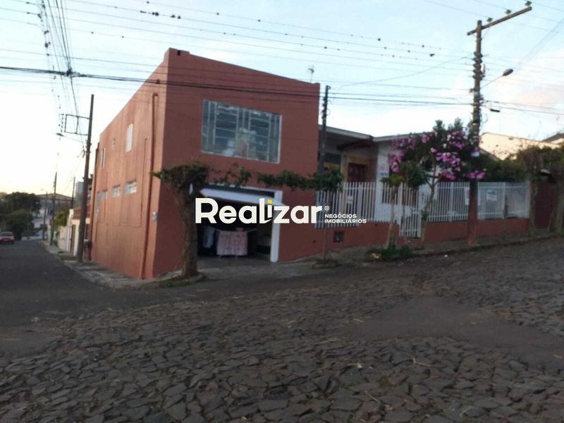 Casa à venda com 3 dormitórios, 3 banheiros, 4 vagas de garagens e 317m² de área privativa no bairro Líder