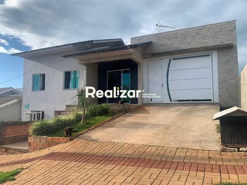 Casa à venda com 4 dormitórios, 4 banheiros, 21 vagas de garagens e 233m² de área privativa no bairro Autódromo