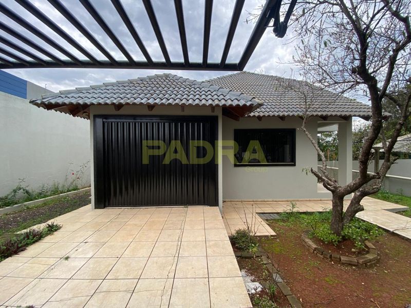 Casa para alugar com 3 dormitórios, 1 banheiro, 2 vagas de garagens e 218m² de área privativa no bairro Universitário