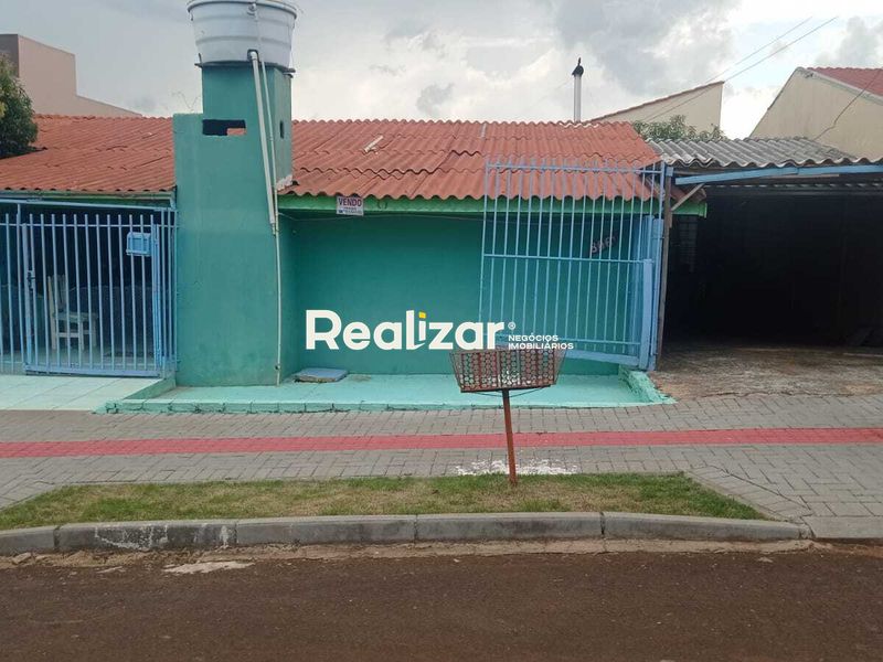 Casa à venda com 2 dormitórios, 1 banheiro e 2 vagas de garagens no bairro Bela Vista
