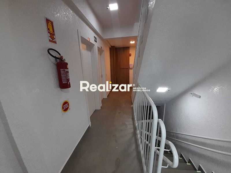 Apartamento à venda com 2 dormitórios, 1 banheiro e 1 vaga de garagem no bairro Desbravador