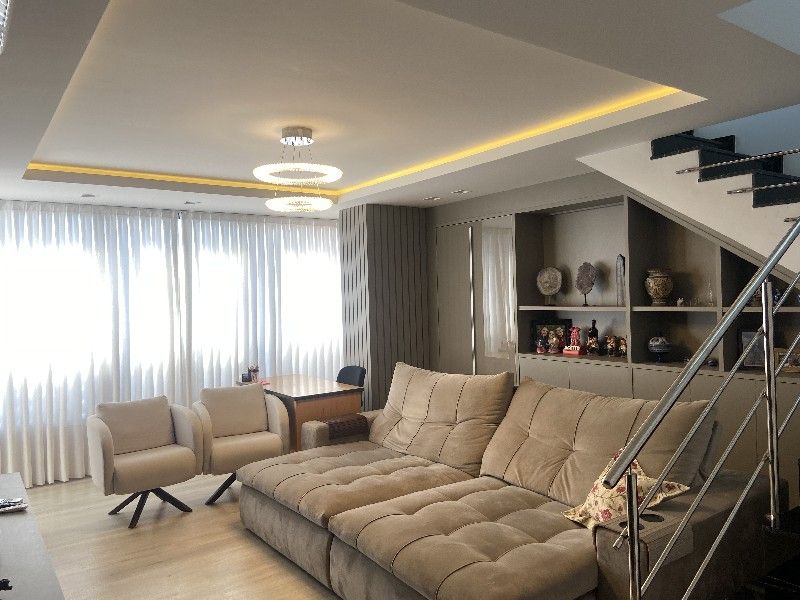 Apartamento à venda com 3 dormitórios, 1 banheiro e 223m² de área privativa no bairro Santa Maria