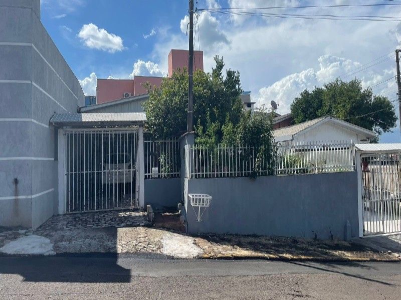 Casa à venda com 4 dormitórios, 2 banheiros, 3 vagas de garagens e 160m² de área privativa no bairro Bela Vista