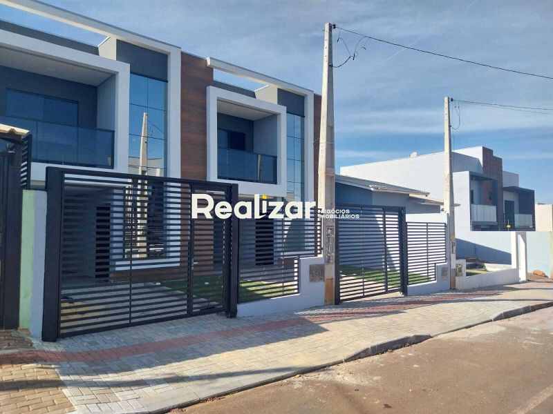 Casa à venda com 2 banheiros, 3 vagas de garagens e 240m² de área privativa no bairro Desbravador