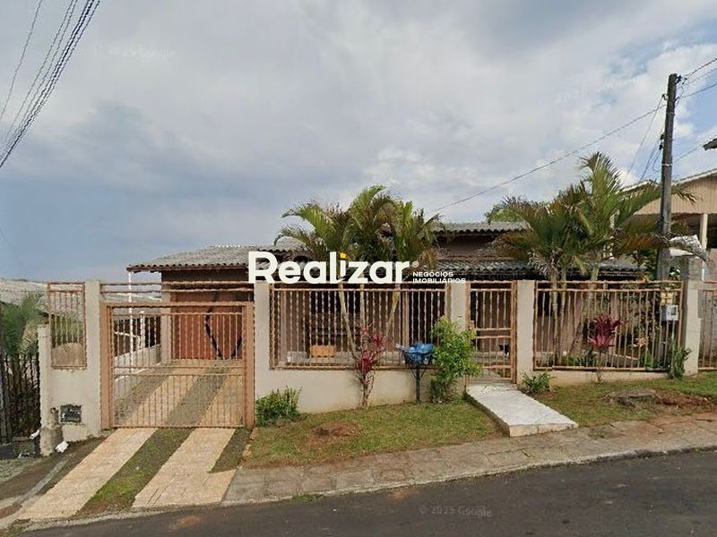 Casa à venda com 301 dormitórios, 2 banheiros, 4 vagas de garagens e 450m² de área privativa no bairro Efapi