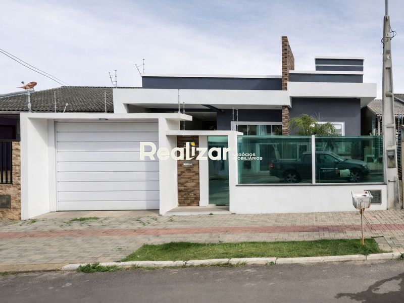 Casa à venda com 21 dormitórios, 3 banheiros, 3 vagas de garagens e 160m² de área privativa no bairro Efapi
