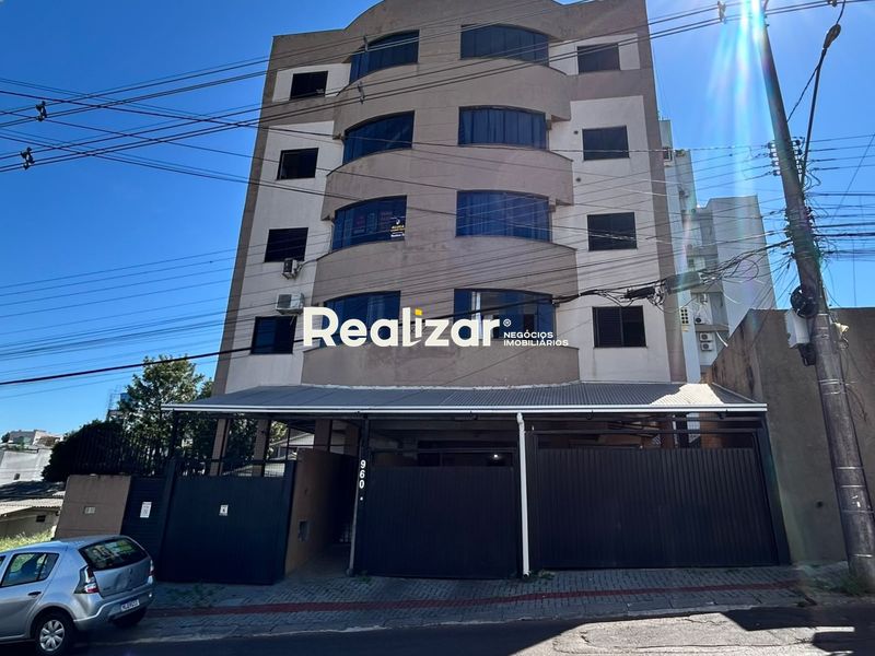 Apartamento para alugar com 2 dormitórios, 1 banheiro e 1 vaga de garagem no bairro São Cristóvão