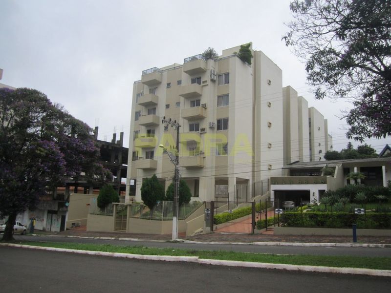 Apartamento à venda com 4 dormitórios, 4 banheiros, 2 vagas de garagens e 330m² de área privativa no bairro Centro
