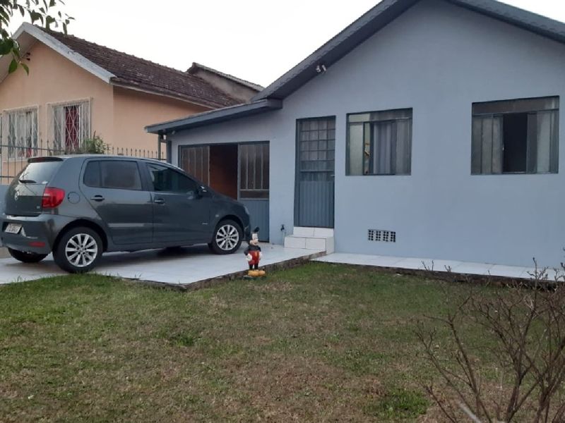 Casa à venda com 3 dormitórios, 1 banheiro, 2 vagas de garagens e 120m² de área privativa no bairro Bela Vista