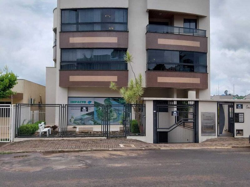 Apartamento à venda com 3 dormitórios, 1 banheiro, 2 vagas de garagens e 121m² de área privativa no bairro Maria Goretti