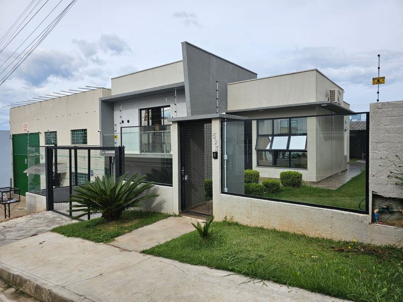 Casa à venda com 3 dormitórios, 1 banheiro, 2 vagas de garagens e 162m² de área privativa no bairro Paraíso
