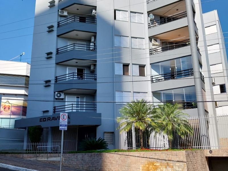 Apartamento à venda com 3 dormitórios, 1 banheiro, 1 vaga de garagem e 167m² de área privativa no bairro Centro
