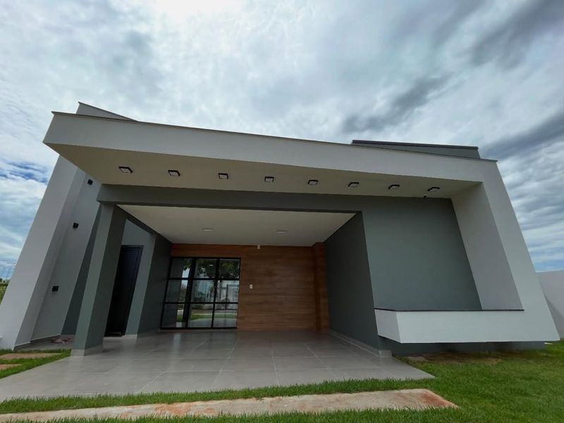 Casa à venda com 3 dormitórios, 2 banheiros, 2 vagas de garagens e 170m² de área privativa no bairro Autódromo