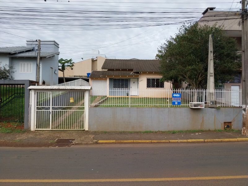 Casa à venda com 3 dormitórios, 1 banheiro, 1 vaga de garagem e 97m² de área privativa no bairro Vila Real