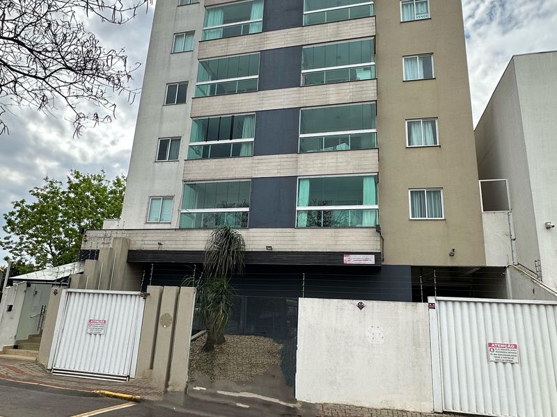 Apartamento à venda com 2 dormitórios, 1 banheiro, 2 vagas de garagens e 79m² de área privativa no bairro Jardim Itália