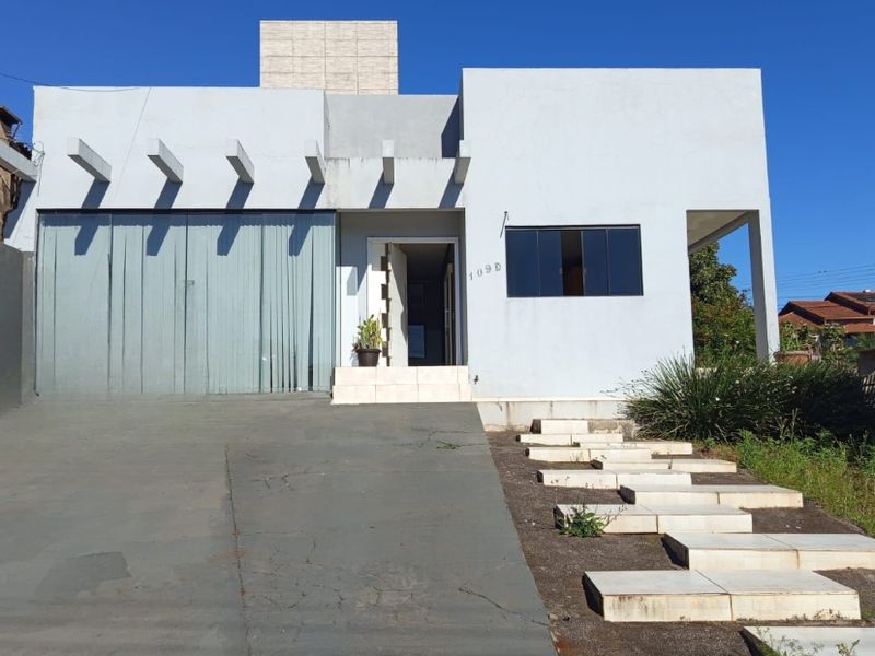 Casa à venda com 3 dormitórios, 5 banheiros, 4 vagas de garagens e 249m² de área privativa no bairro Palmital